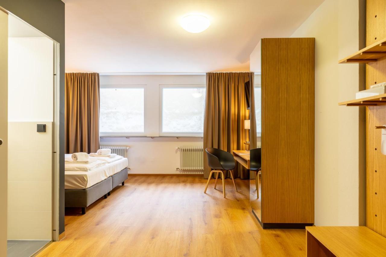 King Room,1212124243:JPEG